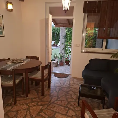 Apartments Vesna Apartman